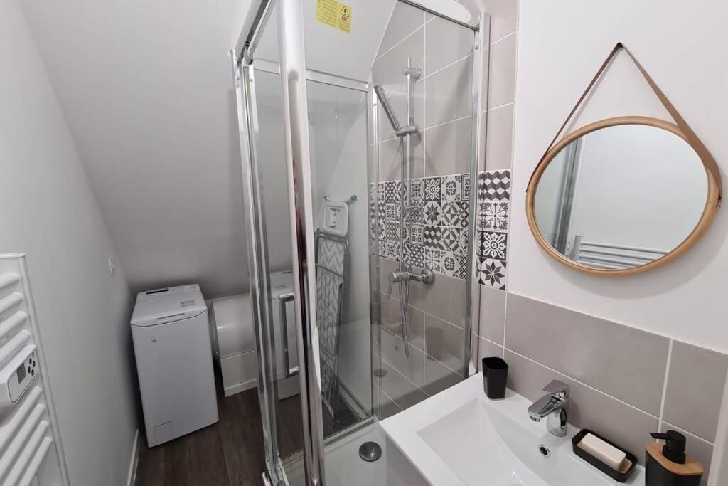 Centre Ville 3 Pieces Envoutant Sous Combles 40M² Joigny Ngoại thất bức ảnh